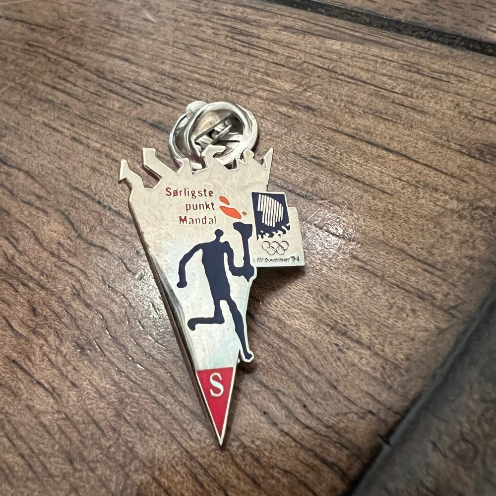Vintage Lillehammer 1994 Winter Olympics Torch Relay Silver Tone Enamel Pin S